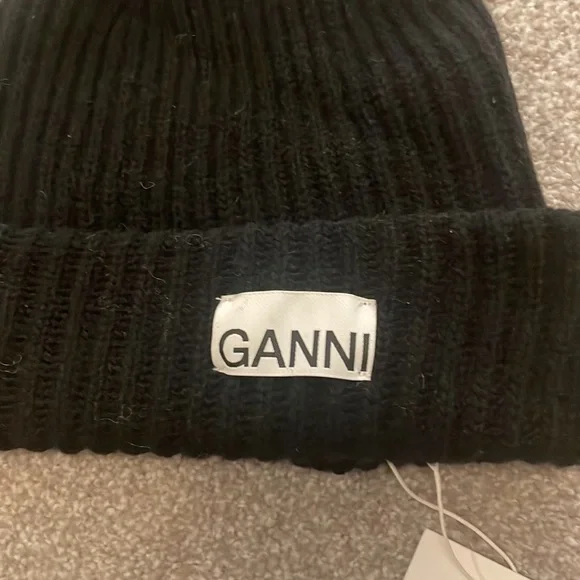 Ganni NWOT Black Rib Knit Beanie - Picture 3 of 5